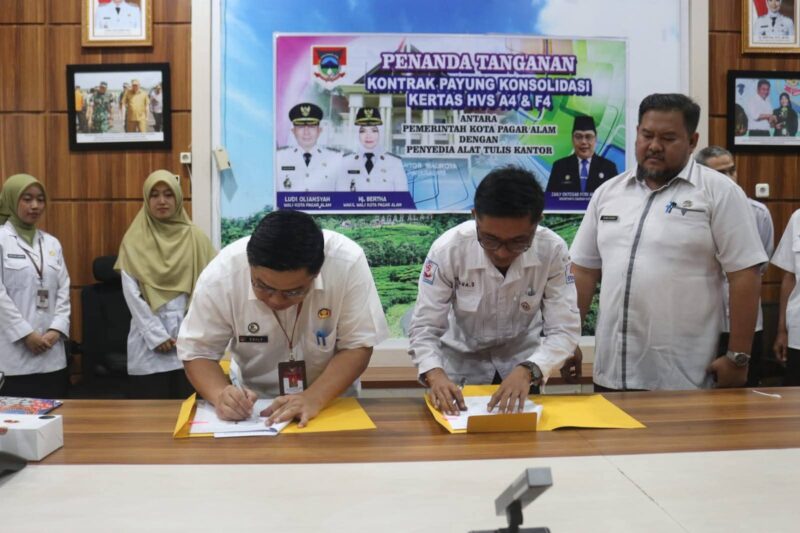 konsolidasi dan penandatanganan kontrak payung pengadaan kertas hvs 80 gram