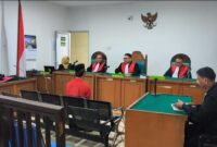 Saat Majelis Hakim Pengadilan Negeri Palembang menunda sidang putusan terdakwa M. Juanda alias Nanda dalam kasus perdagangan kucing hutan hingga 13 Mei 2026 karena panitera pengganti sedang cuti.