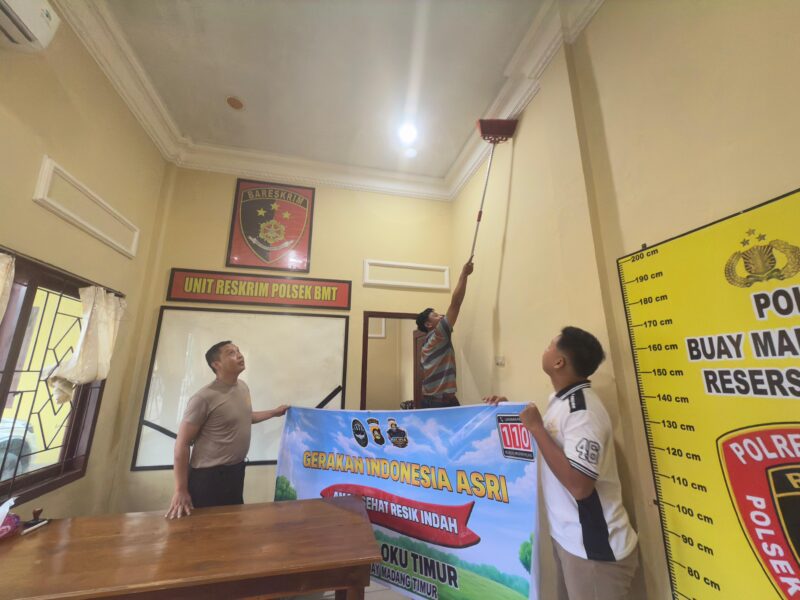 Personel Polsek Buay Madang Timur melaksanakan Program BELIDA (Bersih Lingkungan dan Asri). Kegiatan ini merupakan bentuk dukungan terhadap program nasional Gerakan Indonesia ASRI (Aman, Sehat, Resik, Indah).