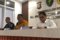 Karumkit RS Bhayangkara Moh Hasan Polda Sumsel Kombes Pol Budi Santoso dalam konferensi pers di RS Bhayangkara Moh Hasan Palembang, Jumat (8/5/2026).