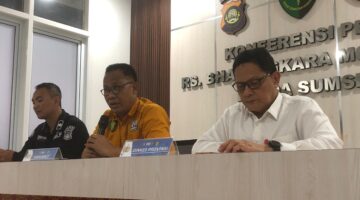 Karumkit RS Bhayangkara Moh Hasan Polda Sumsel Kombes Pol Budi Santoso dalam konferensi pers di RS Bhayangkara Moh Hasan Palembang, Jumat (8/5/2026).