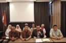 Foto tim pengacara dan keluarga korban Kristina