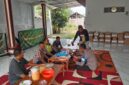 Kapolsek Buay Madang Timur Iptu Swisspo, melakukan koordinasi dengan panitia Pengajian Akbar di Ponpes Al Istiqomah, Desa Sumber Harjo. 