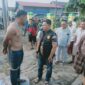 Terduga pelaku mencoba mencuri kotak amal masjid diikat oleh warga.