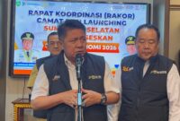 Gubernur Sumatera Selatan, Herman Deru saat diwawancarai usai rapat koordinasi bersama pimpinan wilayah se-Sumsel pada Selasa (12/5/2026). Foto: Tia