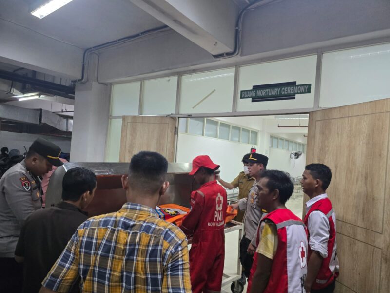 Korban saat dibawa ke RS Bhayangkara Palembang untuk dilakukan autopsi.