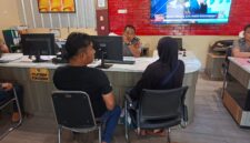 korban saat melapor ke SPKT polres palembang 
