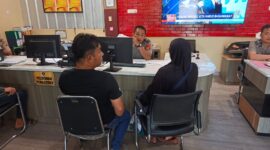 korban saat melapor ke SPKT polres palembang 