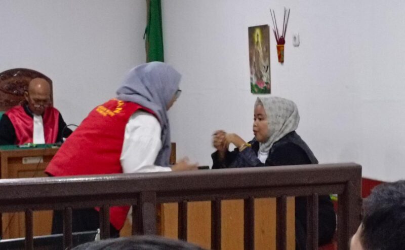 Setelah berkoordinasi dengan tim kuasa hukumnya, terdakwa Sabrina menyatakan sikap atas putusan majelis hakim pada Rabu (13/5/2026).