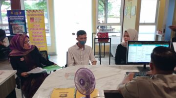 Foto: korban didamoingi kuasa hukumnya dari LBH Bima Sakti