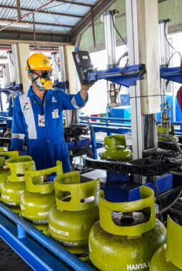 Pertamina Patra Niaga Tambah Penyaluran Nasional 5,8 Juta Tabung LPG 3 Kg untuk Penuhi Kebutuhan Masyarakat Selama Libur Panjang