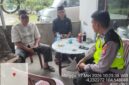 Personel Polsek Buay Madang Timur melaksanakan giat sambang dialogis dengan warga Desa Tanjung Mas. 
