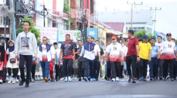 Wagub Sumsel Cik Ujang Lepas Jalan Santai HUT ke-80 Sumsel, Ribuan ASN dan Warga Meriahkan Kebersamaan