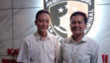 Foto :  pihak yayasan PGRI Usai Dipanggil penyidik Pidum Polrestabes Palembang