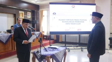 fhoto : proses pelantikan dan pengambilan sumpah kadinkes kota pagar alam yang baru