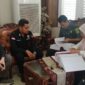 Saat tim Pidsus Kejari Palembang melimpahkan berkas tersangka Ke PN Tipikor Palembang, Selasa (19/5/2026)