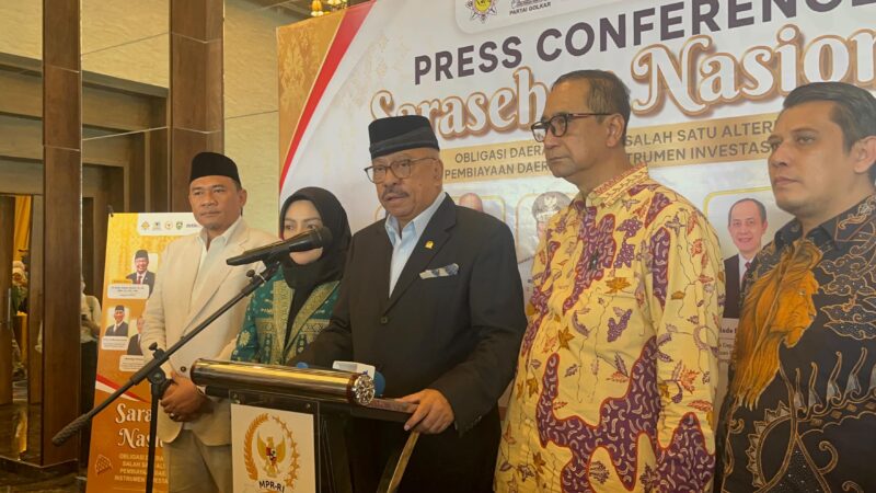 Ketua Badan Penganggaran MPR RI Melchias Markus Mekeng saat konferensi pers usai kegiatan sarasehan di Ballroom Hotel Aston Palembang, Selasa (19/5/2026). Foto: Tia
