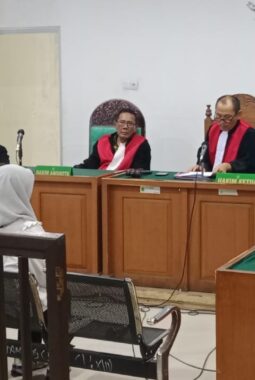 Curi Perhiasan Rp60 Juta di Golden King’s, Iga Delia Divonis 1 Tahun 8 Bulan