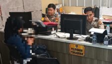 FY saat Melaporkan Peristiwa yang dialaminya ke SPKT Polrestabes Palembang 