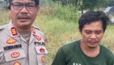 Pelaku Reza saat menyerahkan diri ke Polsek Muara Lakitan. Foto: Polisi.
