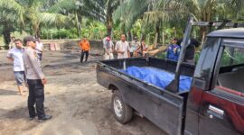Jasad korban saat dievakuasi ke RSUD Dr H M Rabain Muara Enim. Foto: dokumen polisi.
