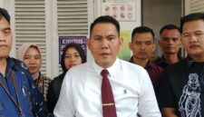 Saat kuasa hukum terdakwa Yansori, Sapriadi Syamsudin SH MH ditemui di PN Palembang, Kamis (21/5/2026)