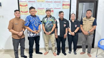 Bupati OKU Timur Lanosin, didampingi Plt Kadisperindag Fajri Nuryadi, saat menggelar koordinasi bersama pengelola SPBU dan jajaran pemerintah kecamatan di wilayah Belitang. 