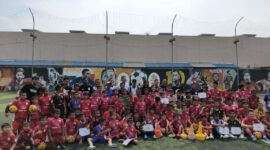 SSB Bumara Mengadakan Couching Clinik dengan Menghadirkan Mantan Pemain Timnas Indonesia Budi Sudarsono. Foto : Reza