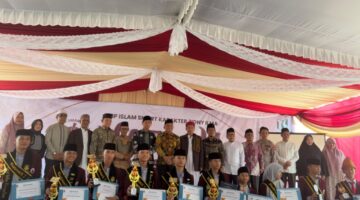 Ketika Santri Zidny Ilma Belajar Menerjemahkan Alquran Kata demi Kata
