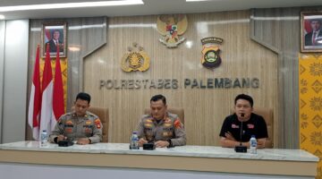 Foto kapolrestabes Palembang dan Manajemen Rokok HS