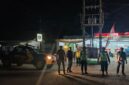 Kapolsek Buay Madang Timur IPTU Swisspo bersama sejumlah personel kepolisian bersiaga dan melakukan patroli 'hunting' di depan sebuah pusat perbelanjaan modern di kawasan OKU Timur, Sumatera Selatan, kegiatan patroli tersebut intens dilakukan di beberapa desa seperti Kumpul Rejo, Srikaton, dan Sumber Mulyo guna menjamin keamanan serta ketertiban masyarakat pada malam takbir Hari Raya Idul Adha 1447 H.