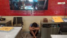 Foto : pelaku usai diamankan warga