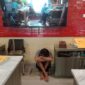 Foto : pelaku usai diamankan warga