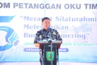 Gubernur Sumatera Selatan, Herman Deru, memberikan sambutan pada acara Silaturahmi Forum Komunikasi (Forkom) Petanggan OKU Timur ke-5 di Desa Petanggan, Kecamatan Belitang Mulya, OKU Timur. 