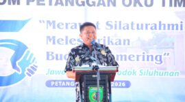Gubernur Sumatera Selatan, Herman Deru, memberikan sambutan pada acara Silaturahmi Forum Komunikasi (Forkom) Petanggan OKU Timur ke-5 di Desa Petanggan, Kecamatan Belitang Mulya, OKU Timur. 