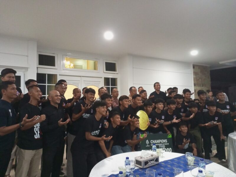 Cik Ujang Jamu Tim Sumsel United U-19 dan Beri Bonus Usai Juara EPA U-19