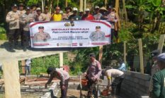 Sambut HUT Bhayangkara ke-80, Polsek Buay Madang Timur Bedah Rumah Warga Kurang Mampu di Tugu Harum