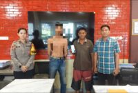 Foto : pelaku diamankan di spkt Polrestabes Palembang
