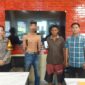 Foto : pelaku diamankan di spkt Polrestabes Palembang