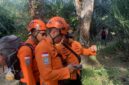 Tim SAR Gabungan lakukan pencairan terhadap lansia yang hilang. Foto: dokumen Basarnas Palembang.