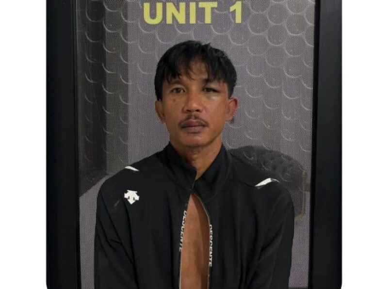 Tersangka saat diamankan.