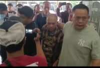 Lima orang yang diamankan Tim Pidsus Kejati Sumsel tiba di Kantor Kejati Sumsel guna menjalani pemeriksaan terkait perkara yang sedang ditangani penyidik. Kamis (4/6/2026)