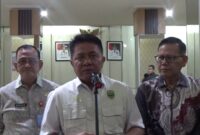 Caption: Gubernur Sumsel, Herman Deru saat diwawancarai, Kamis (4/6/2026). Foto: Tia