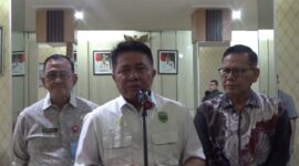 Caption: Gubernur Sumsel, Herman Deru saat diwawancarai, Kamis (4/6/2026). Foto: Tia