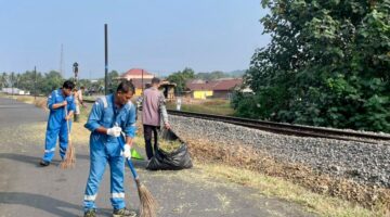 Gotong Royong Jaga Lingkungan, Pertamina Patra Niaga Regional Sumbagsel dan Masyarakat Kota Negara Kumpulkan 280 Kg Sampah
