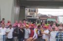 Foto : aksi massa di depan mapolda sumsel
