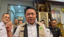 Gubernur Sumatra Selatan Herman Deru saat diwawancarai langsung usai penyerahan SK tugas kepada Plt Bupati Muara Enim, Sumarni pada, Rabu (10/6/2026). Foto: Tia