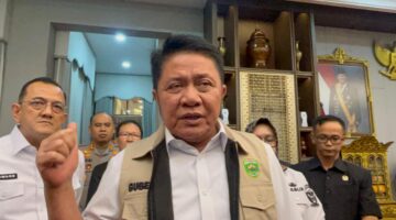 Gubernur Sumatra Selatan Herman Deru saat diwawancarai langsung usai penyerahan SK tugas kepada Plt Bupati Muara Enim, Sumarni pada, Rabu (10/6/2026). Foto: Tia