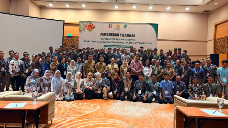 101 Pekebun Sawit OKI yang mengikuti pelatihan implementasi Indonesian Sustainable Palm Oil (ISPO) di Hotel Aryaduta Palembang, Selasa (9/6/2026). Foto: istimewa
