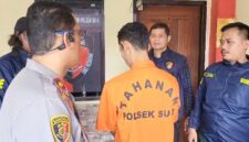 Foto : pelaku saat diamankan di polsek SU 2 Palembang